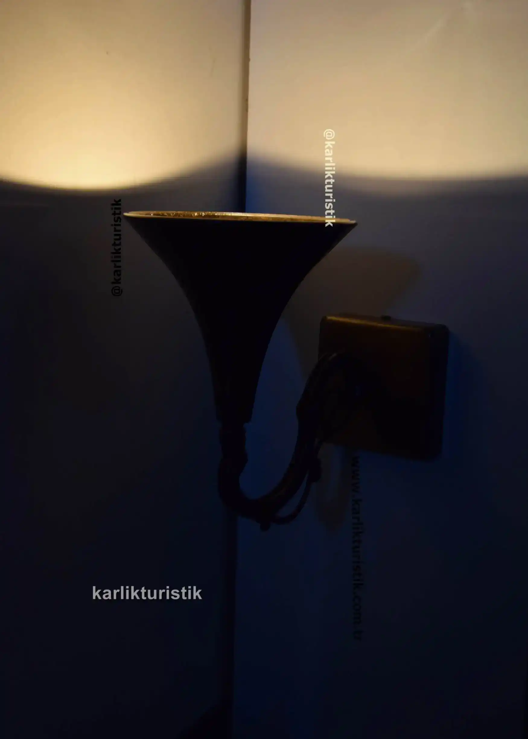 Modern-Klasik Meşale Formlu Aplik