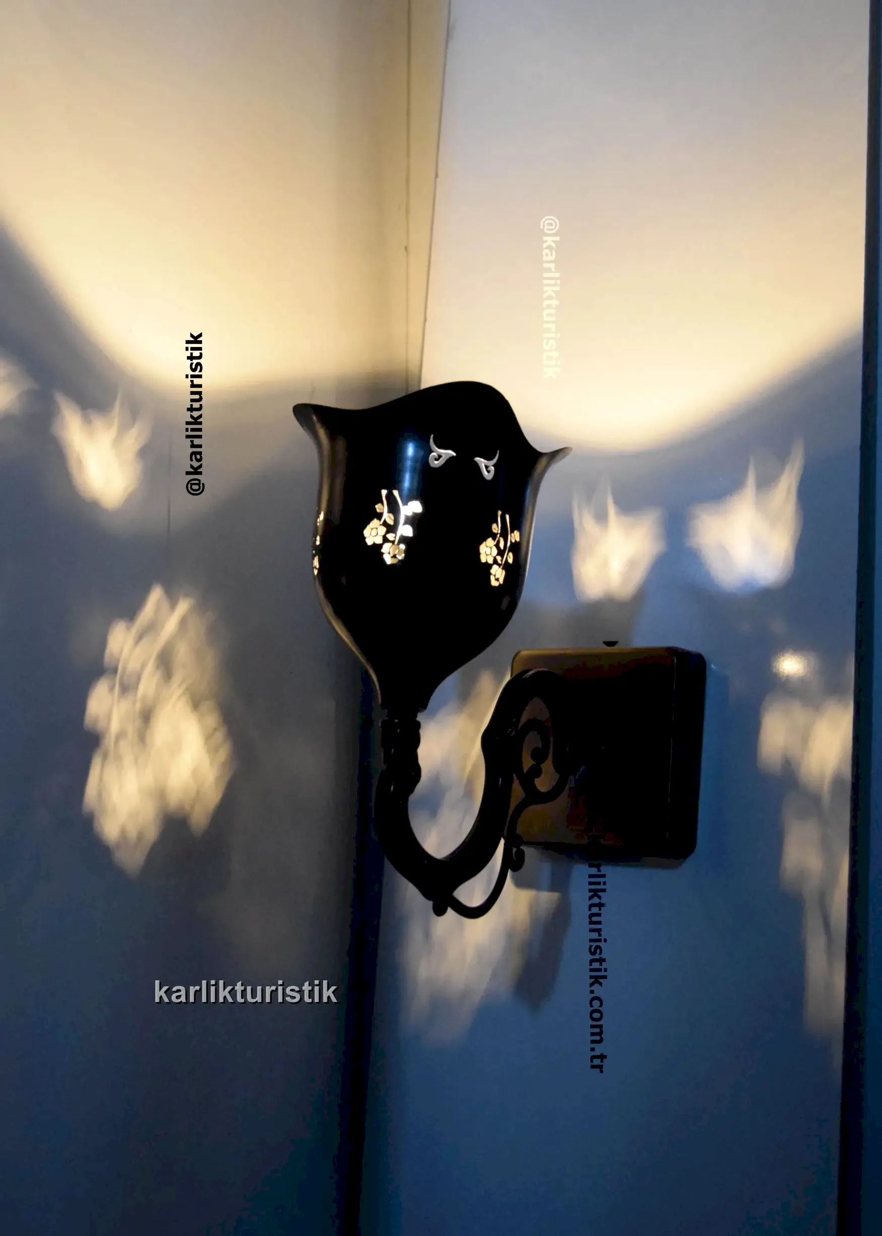 Lale Formlu Delikli (Gölgeli) Aplik&nbsp;