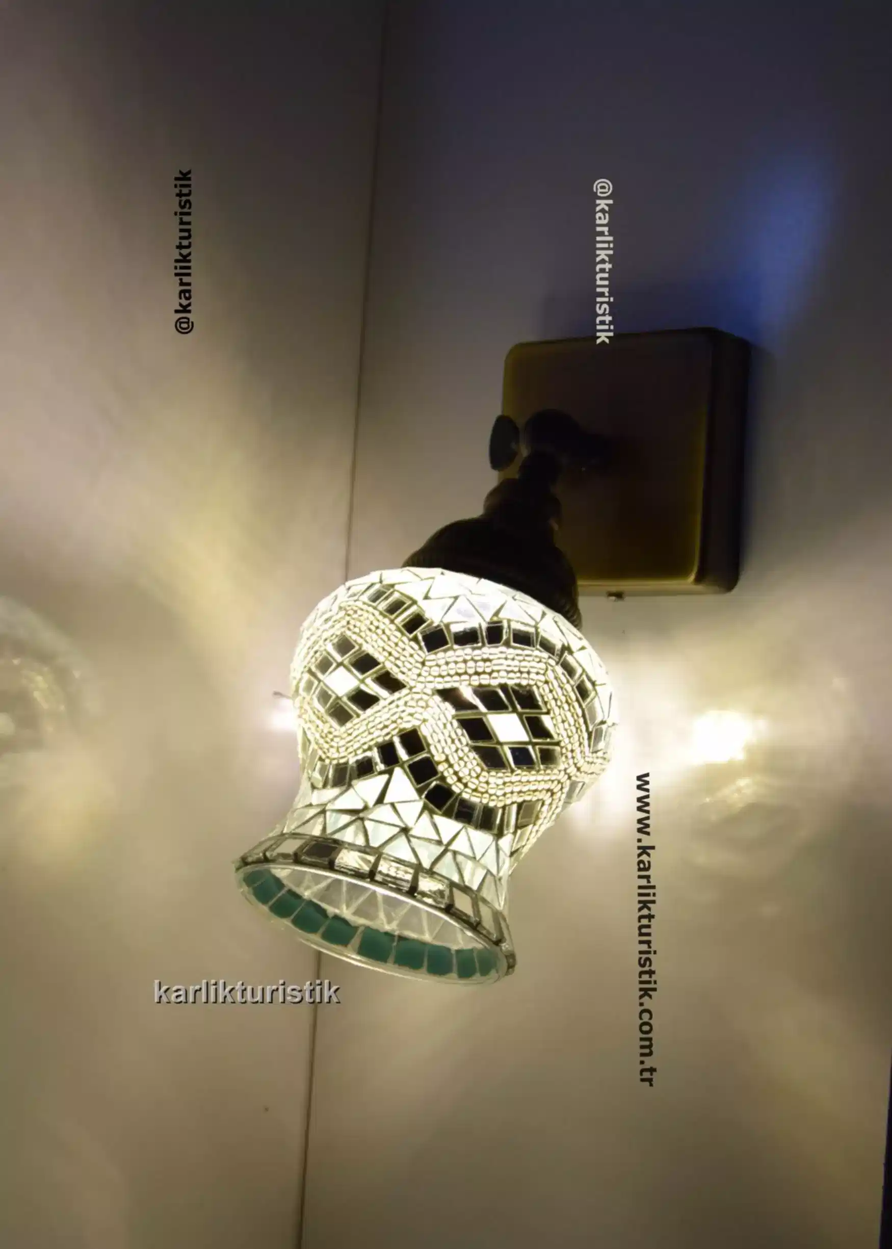 Retro Mafsallı Mozaik Duvar Apliği – Antik Kaplama & El İşçiliği